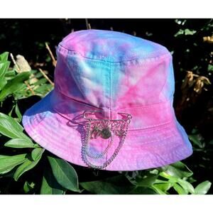 Tie-Dye Bucket Hat with Charms & Chain Accent Boho Summer Beachy Pink Blue OS